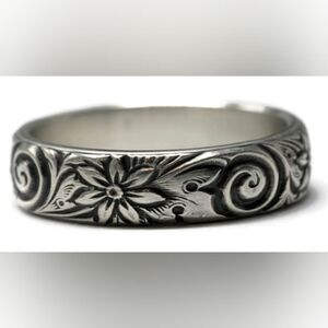 Sterling Silver Floral Ring (7.75)